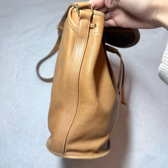 Vintage Coach Leather 529-8715 Drawstring Flap Bucket Bag Tan Crossbody GUC - Picture 6 of 16